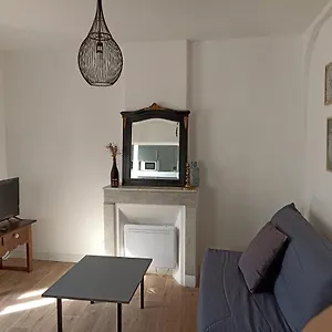 https://hbergement-sur-l-le-de-martigues-la-venise-provenale.fr-provencehotel.com