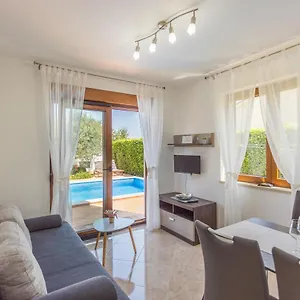 https://apartman-mia-fazana.in-istria.net